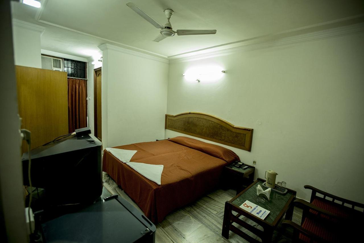 Deep Hotel Лакхнау Экстерьер фото